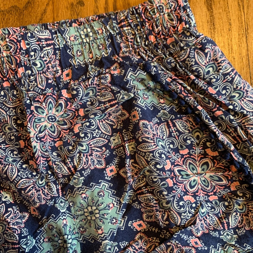 Patterned Shorts - Picture 2 of 5